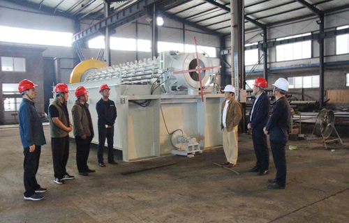 县工信局、县促进会到科力华电磁和松海机械走访调研